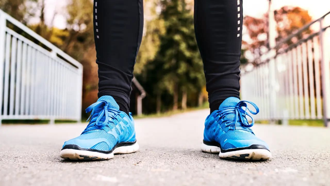 Laufschuhe für breite Füße finden: So gelingt die Auswahl