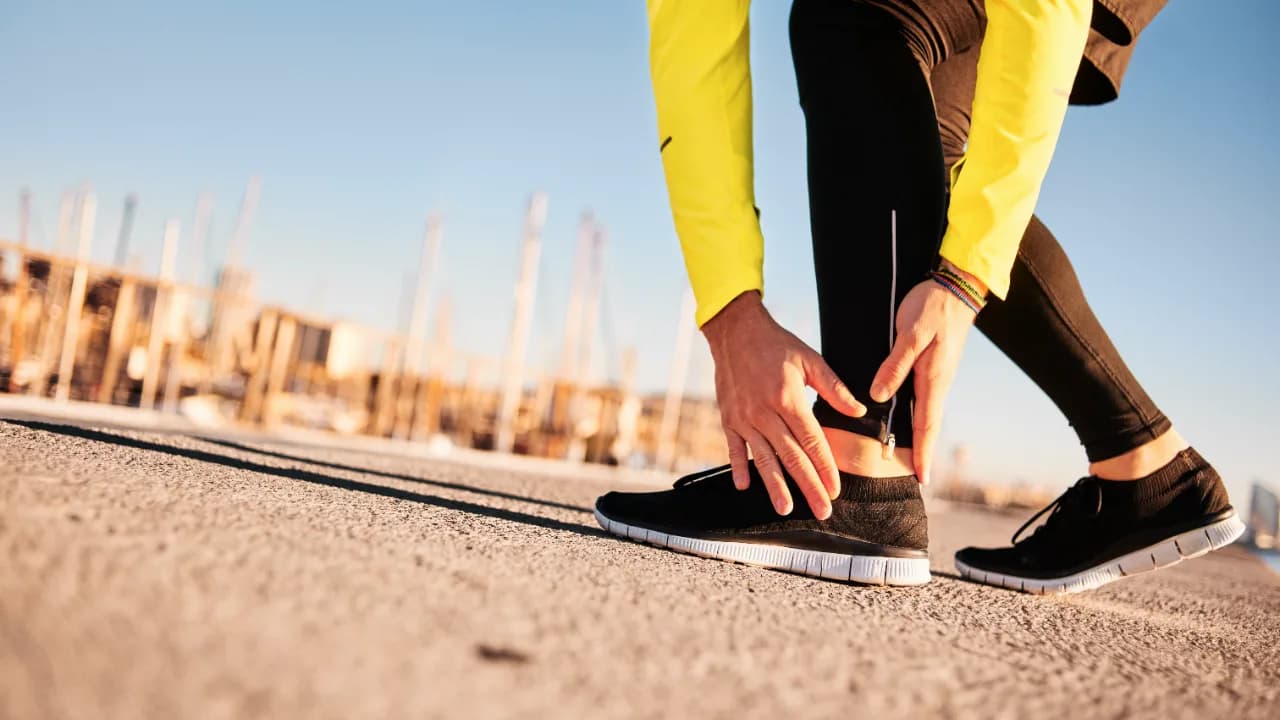 Laufschuhe: Ferse schmerzt — Ursachen erkennen und gezielt gegensteuern